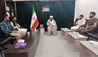 دیدار جمعی از فعالان سیاسی و فرهنگی پاکستان با امام جمعه سنگر