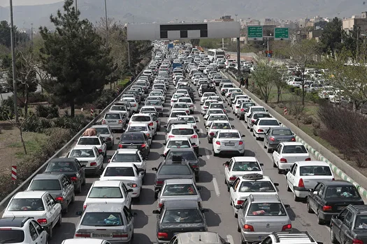 افزایش ترافیک محور‌های منتهی به مشهد در روز خاکسپاری رهبر شهید