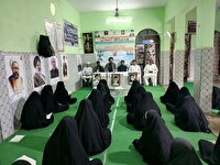 برگزاری مراسم بزرگداشت رهبر شهید در مدرسه بنت الهدی هند